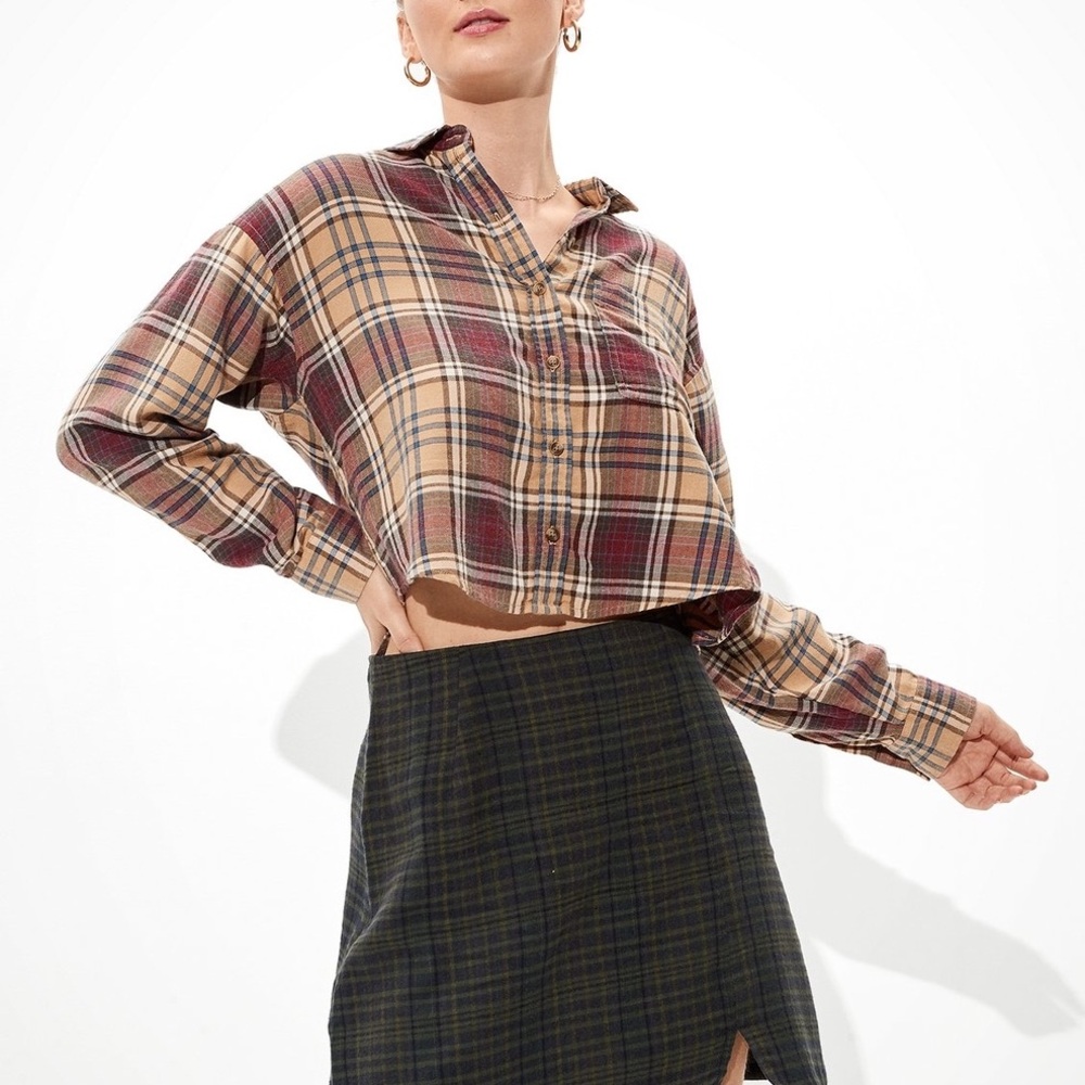 AE Cropped Plaid Flannel Shirt